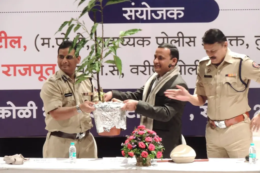 With IPS officer Hemant Nagarale and senior Navi Mumbai police officers