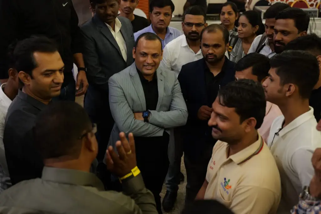 Owners in conversation with Dilip Auti