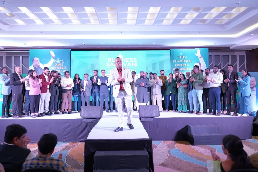 On stage with a full Business Sanjivani batch